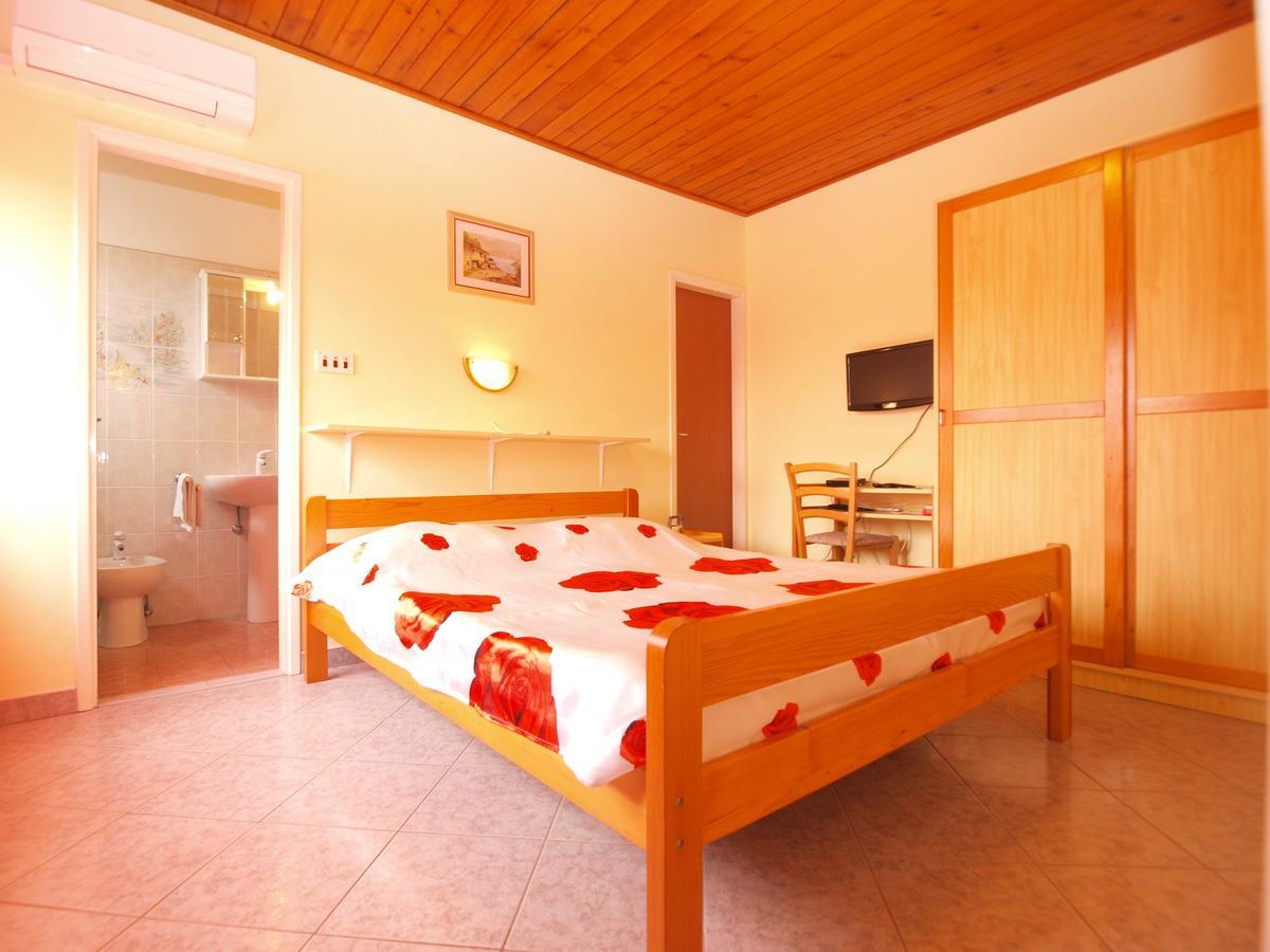 Apartments Luciano 1576 Ližnjan Buitenkant foto